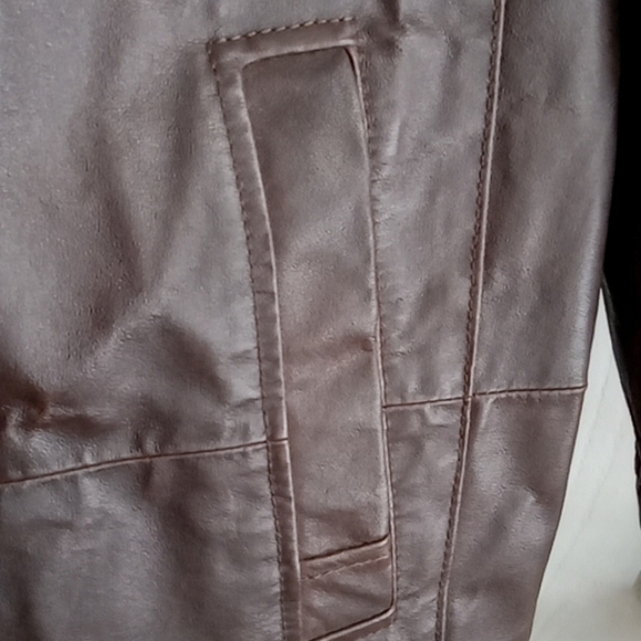 Danier | Men's  Dark Brown Leather Car Jacket - Picture 12 of 15